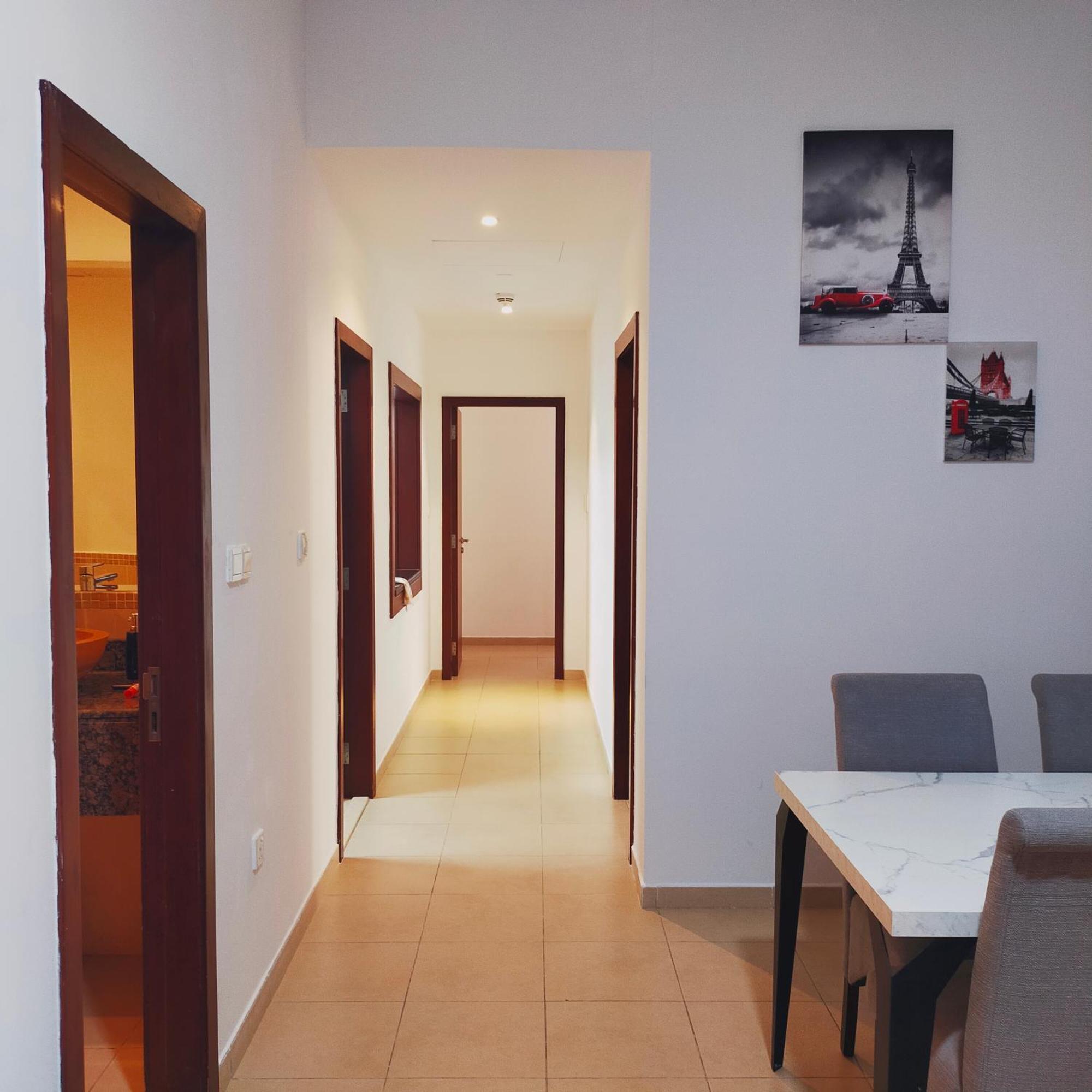 Sea La Vie Hostel Dubai Bagian luar foto