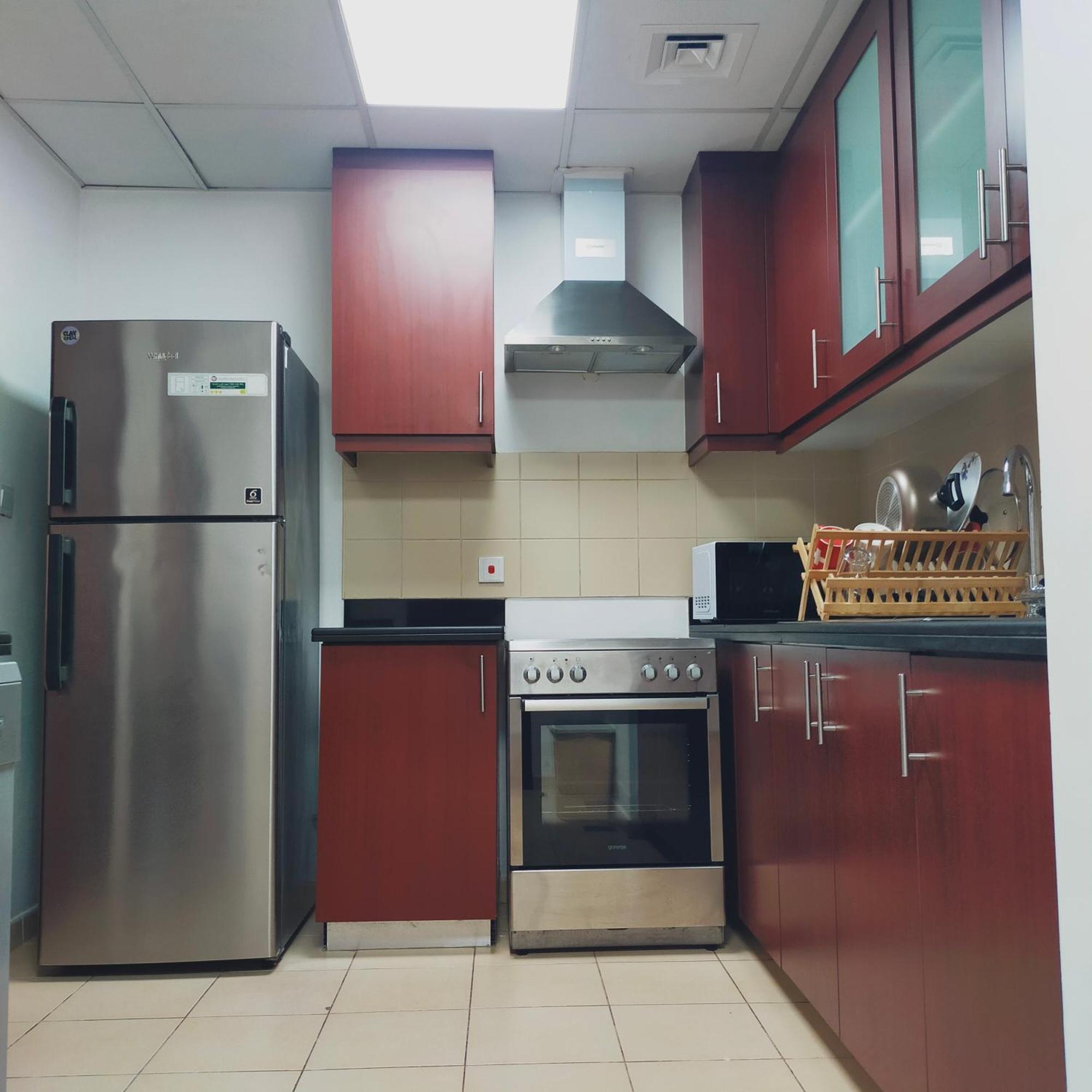 Sea La Vie Hostel Dubai Bagian luar foto