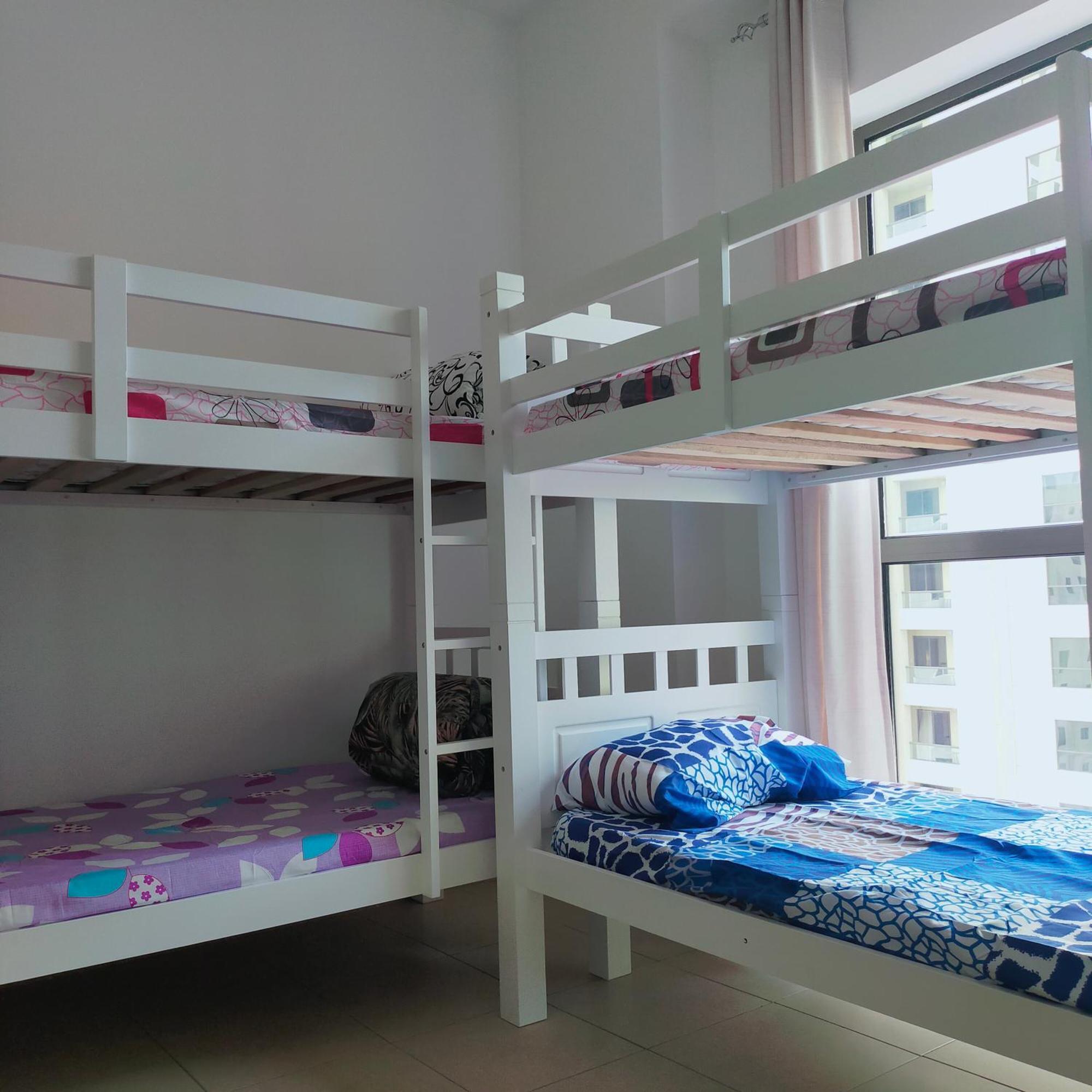 Sea La Vie Hostel Dubai Bagian luar foto