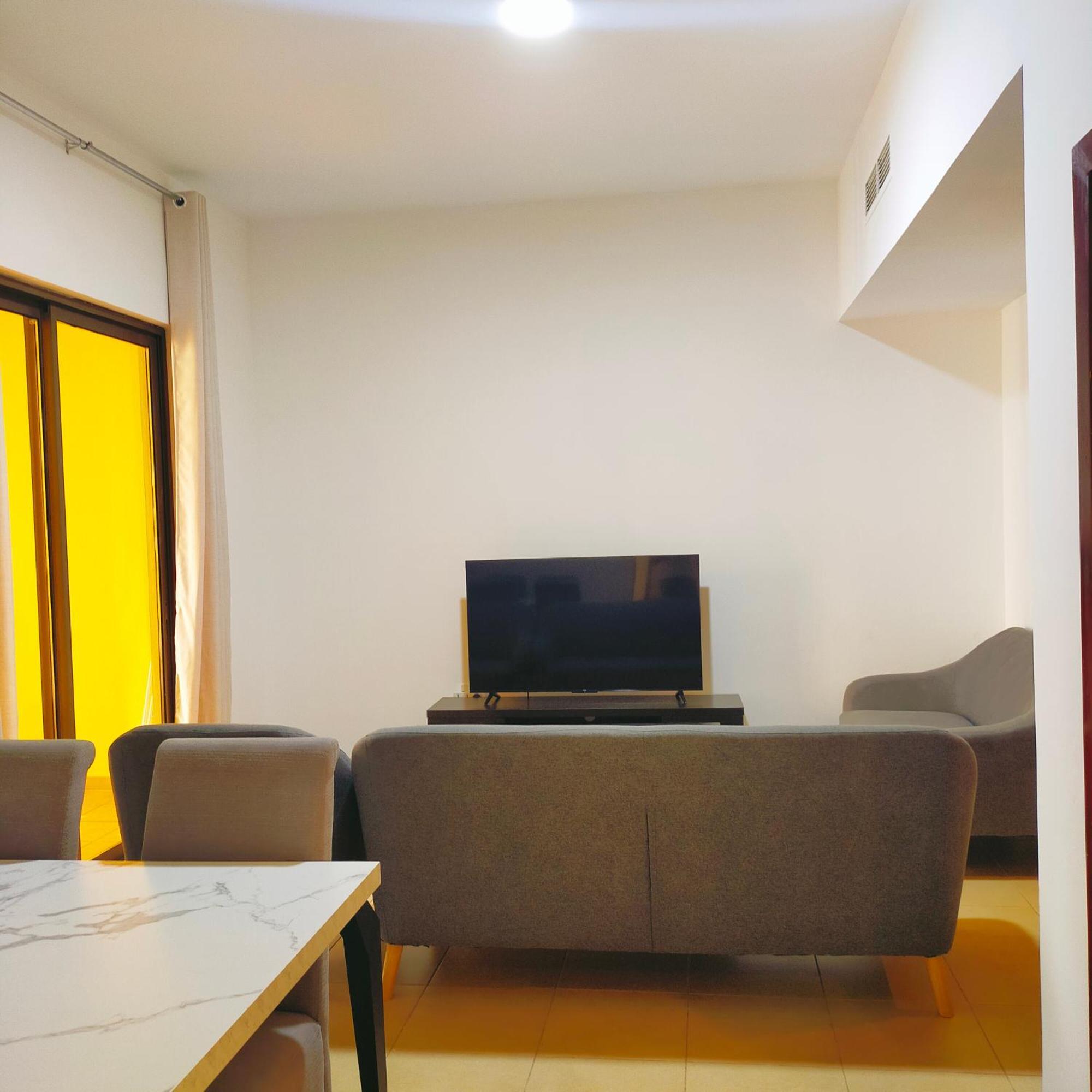 Sea La Vie Hostel Dubai Bagian luar foto