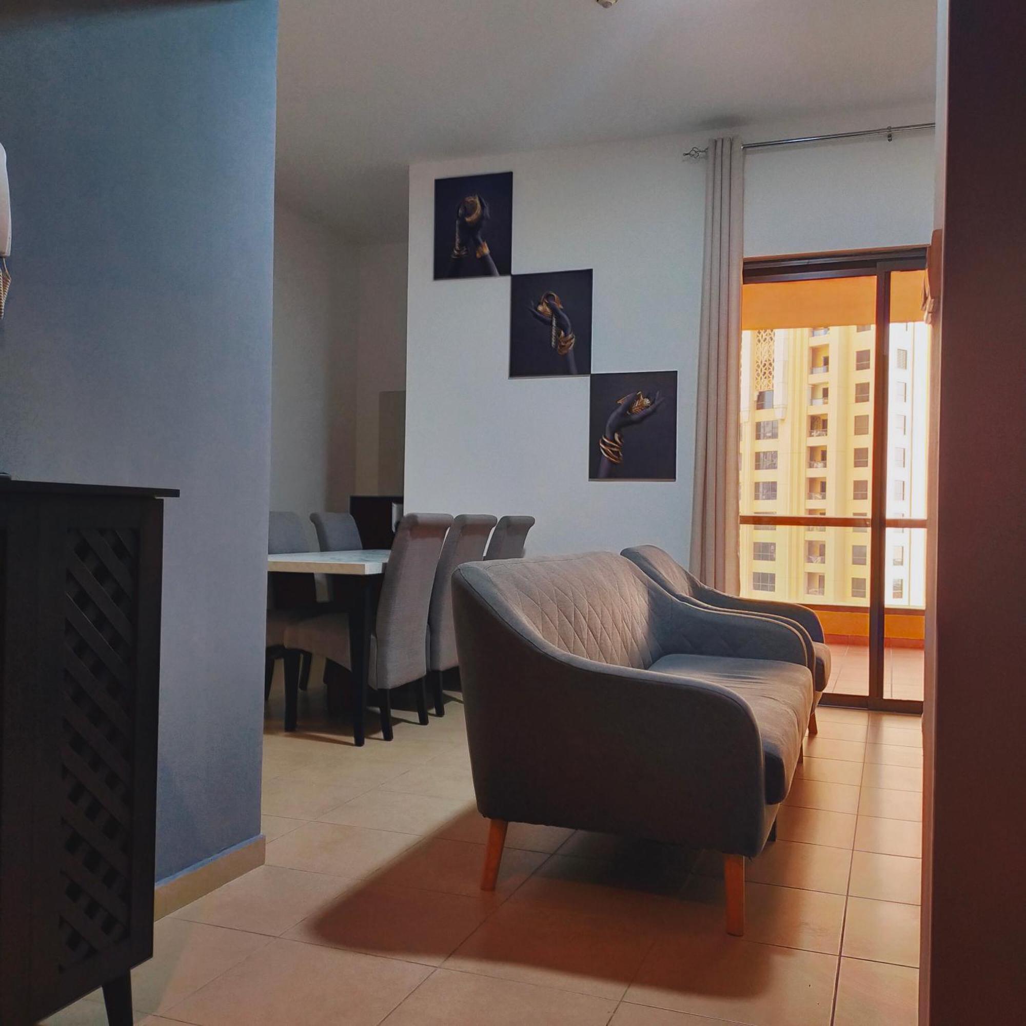 Sea La Vie Hostel Dubai Bagian luar foto
